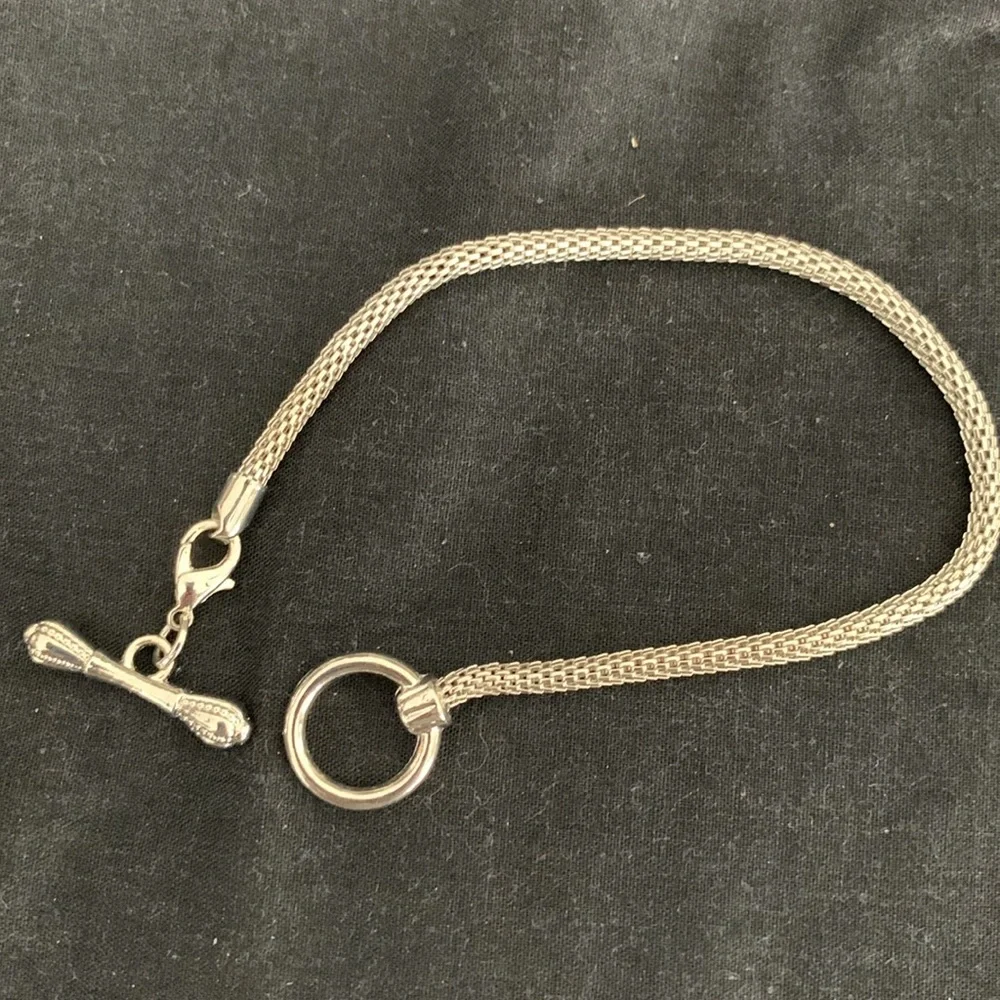 4 bracelets - Picture 2 of 5